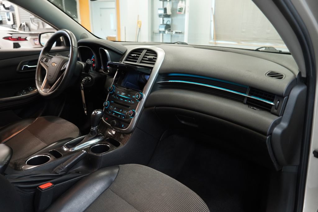 Used 2015 Chevrolet Malibu LT w/ Power Convenience Package FWD image 33