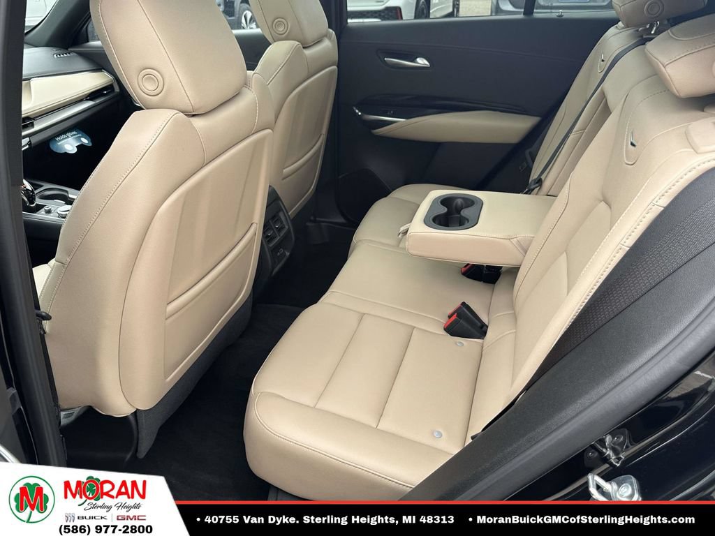 Certified 2024 Cadillac XT4 Luxury w/ Cold Weather Package AWD/4WD image 11
