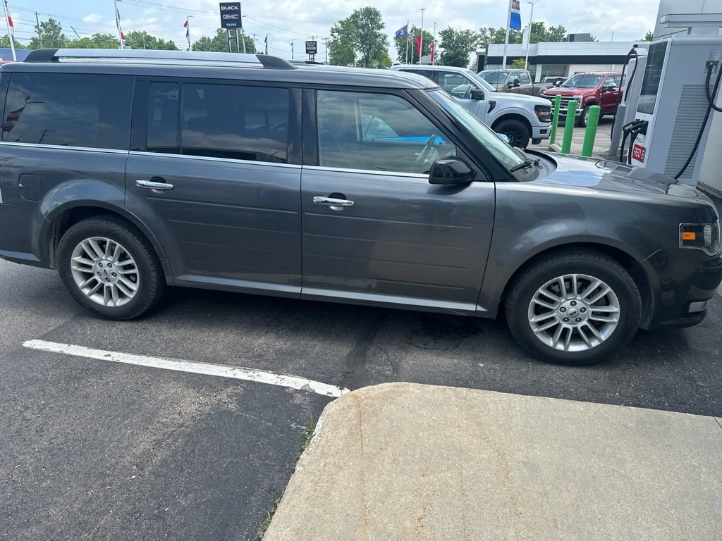 Used 2018 Ford Flex SEL w/ Class III Trailer Tow Package AWD/4WD image 4
