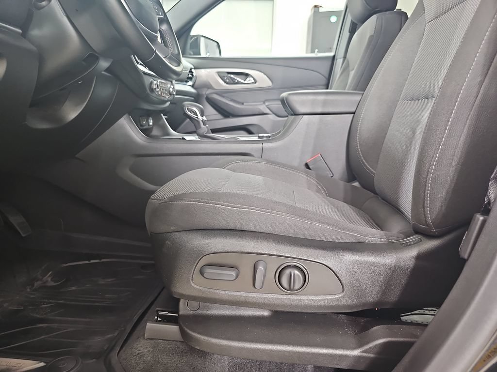 Used 2023 Chevrolet Traverse LT w/ LPO, Floor Liner Package AWD/4WD image 35