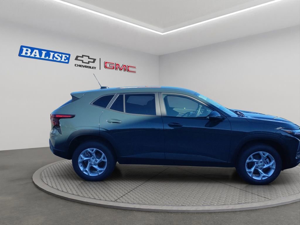 New 2026 Chevrolet Trax LS w/ LS Convenience Package image 2