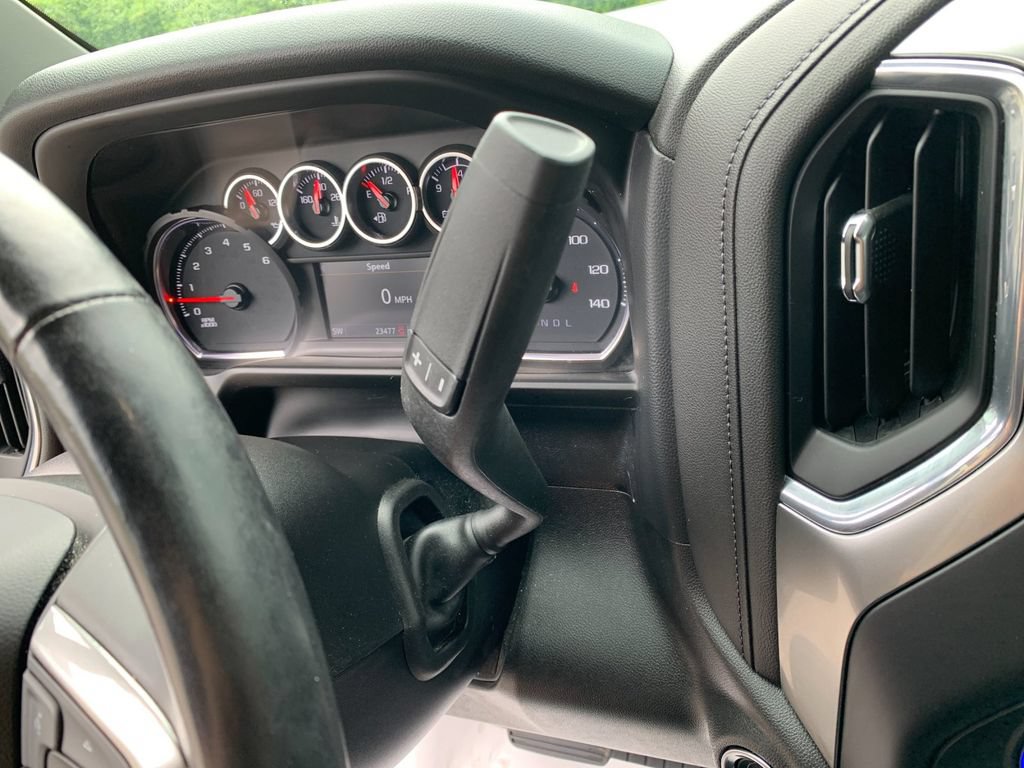 Used 2021 Chevrolet Silverado 1500 LT Trail Boss w/ Bed Protection Package AWD/4WD image 24