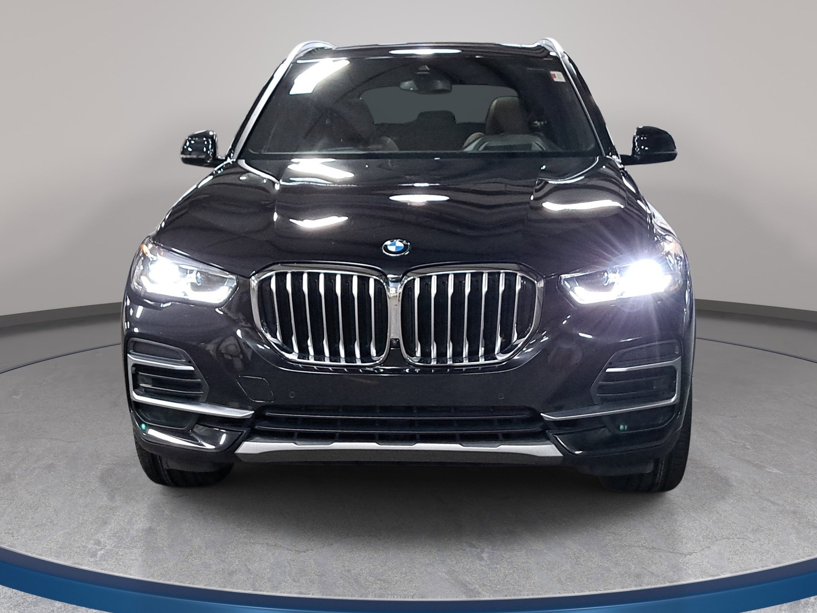 Certified 2023 BMW X5 sDrive40i w/ Premium Package image 2
