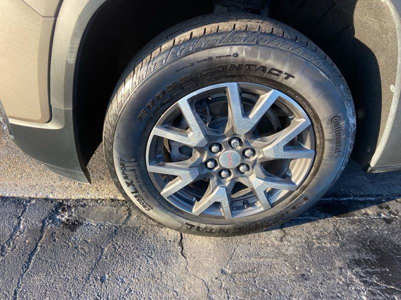 Used 2022 GMC Acadia SLE w/ Driver Convenience Package image 13