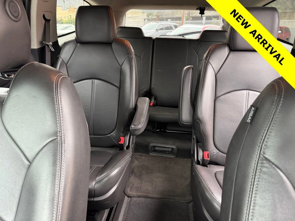 Used 2017 Chevrolet Traverse LT image 8