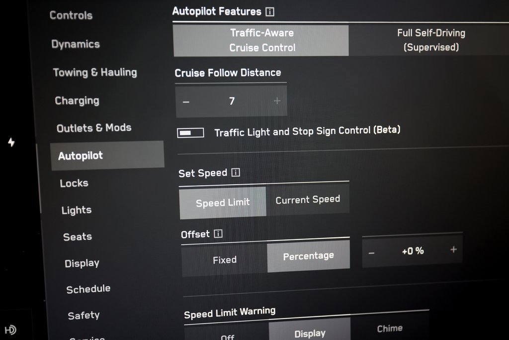 Used 2024 Tesla Cybertruck AWD Crew Cab image 35