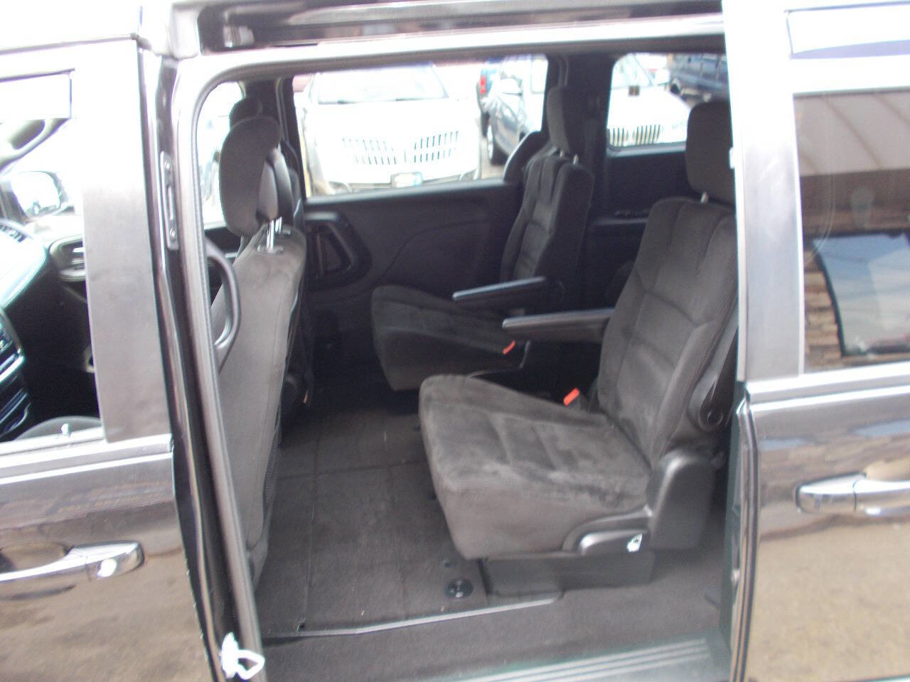 Used 2015 Dodge Grand Caravan SE w/ Quick Order Package 29E SE FWD image 13
