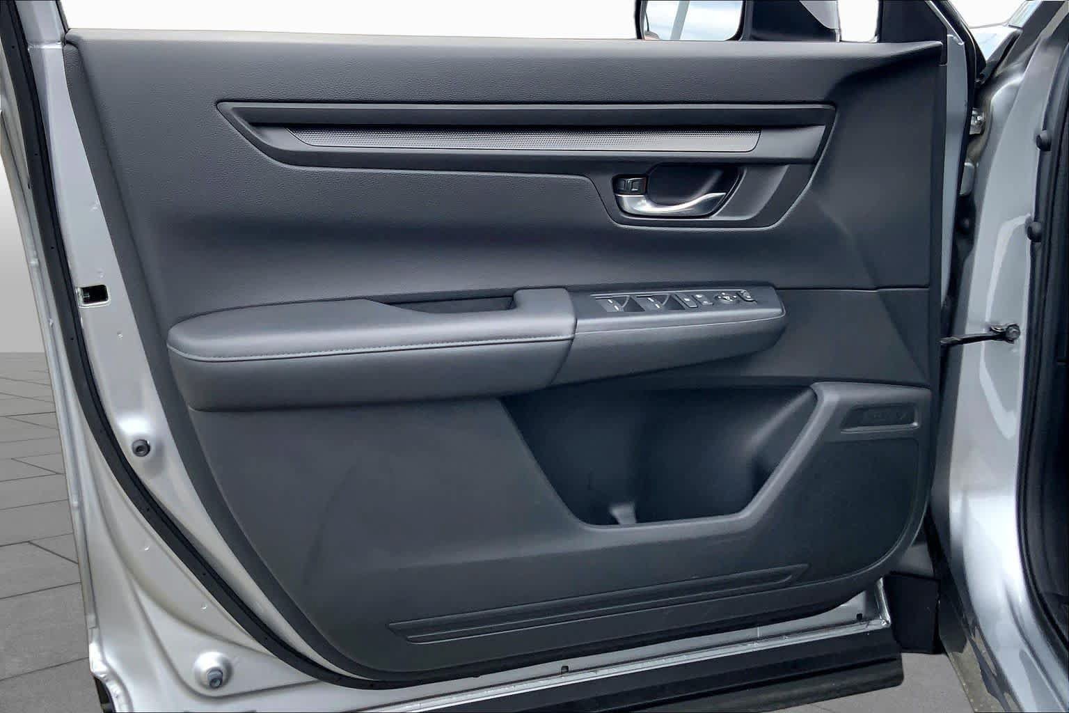 Used 2023 Honda CR-V LX image 22