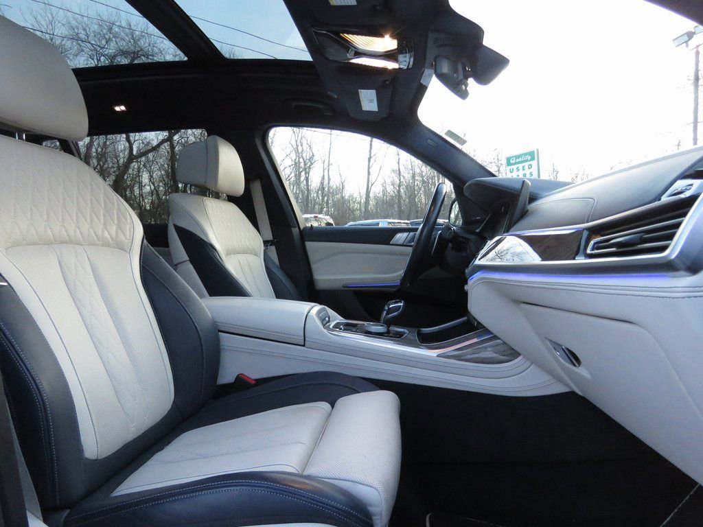 Used 2019 BMW X7 xDrive50i w/ Executive Package image 13