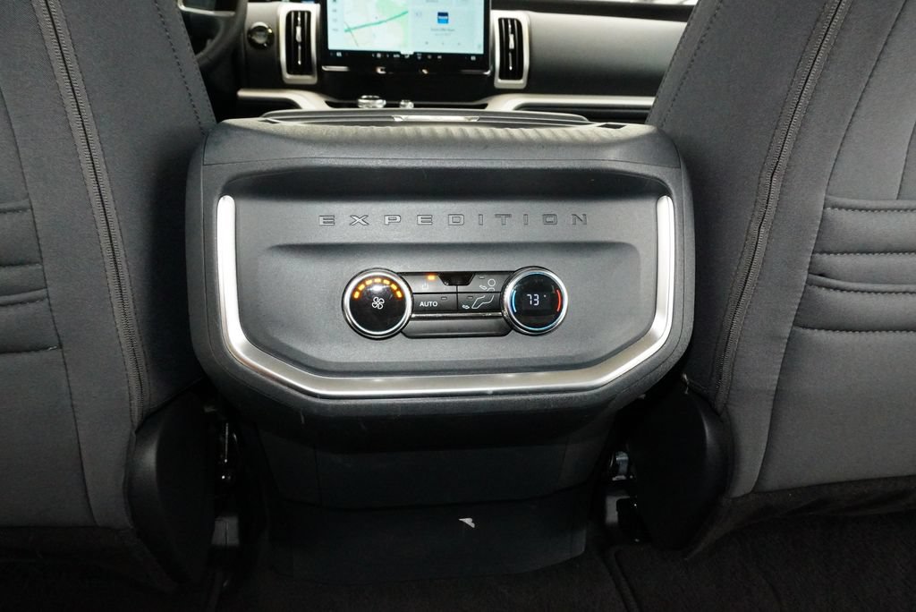 Used 2025 Ford Expedition Max Active AWD/4WD image 29