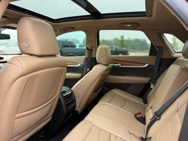 Used 2019 Cadillac XT5 Platinum AWD/4WD image 8