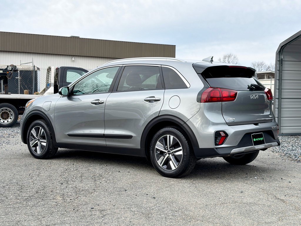 Used 2022 Kia Niro LXS image 2
