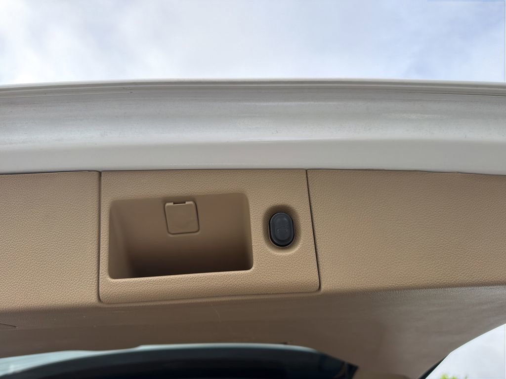 Used 2019 Cadillac Escalade ESV Platinum image 16