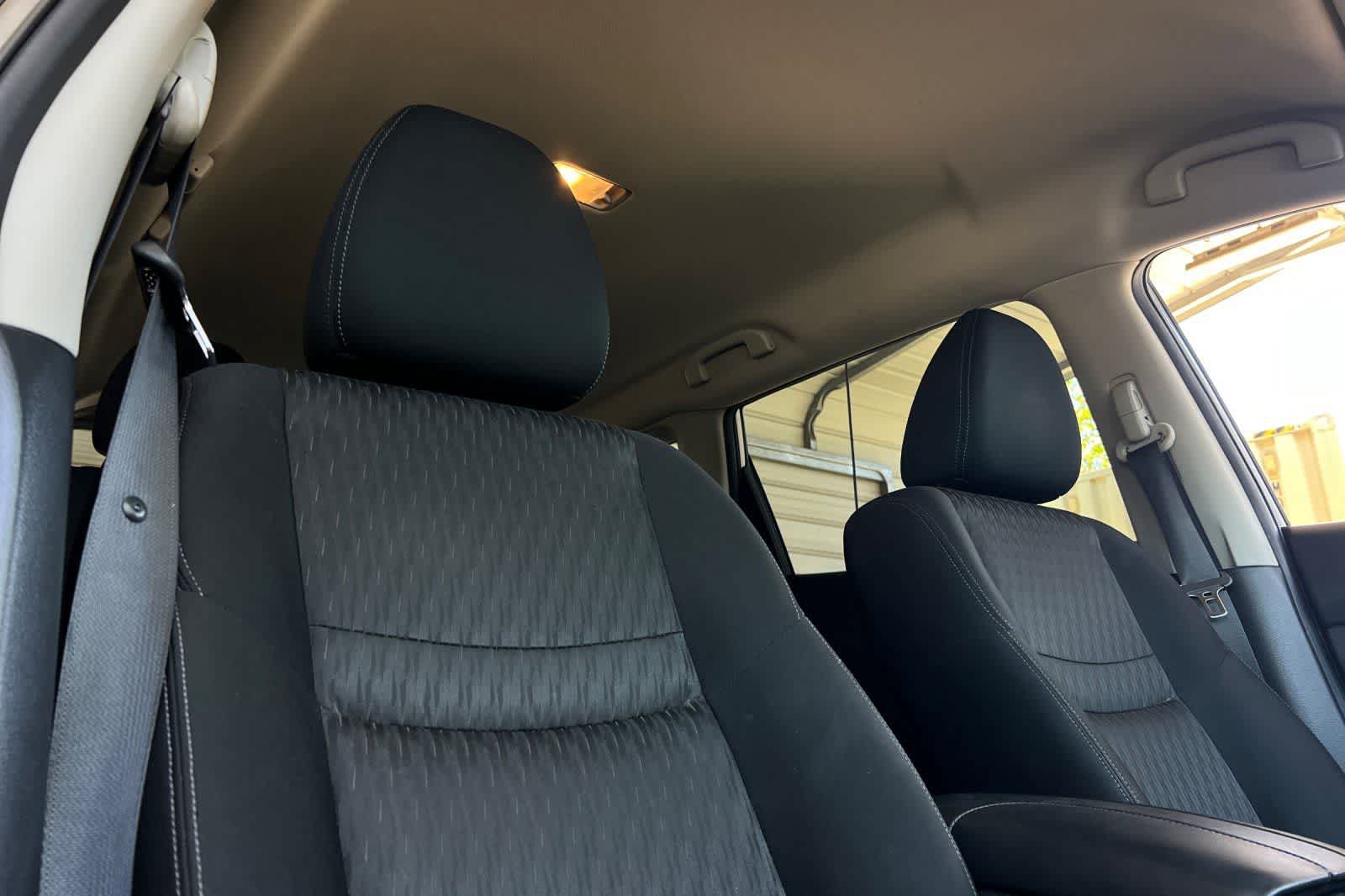 Used 2019 Nissan Rogue S w/ Special Edition Package FWD image 18