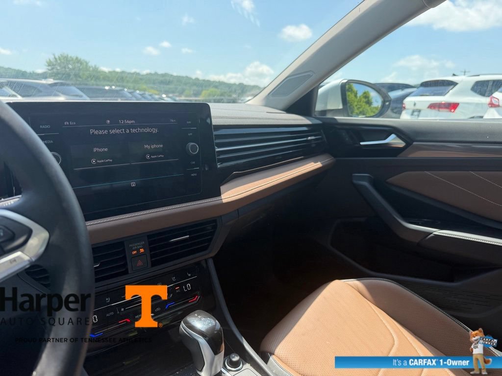 Used 2025 Volkswagen Jetta SEL FWD image 17