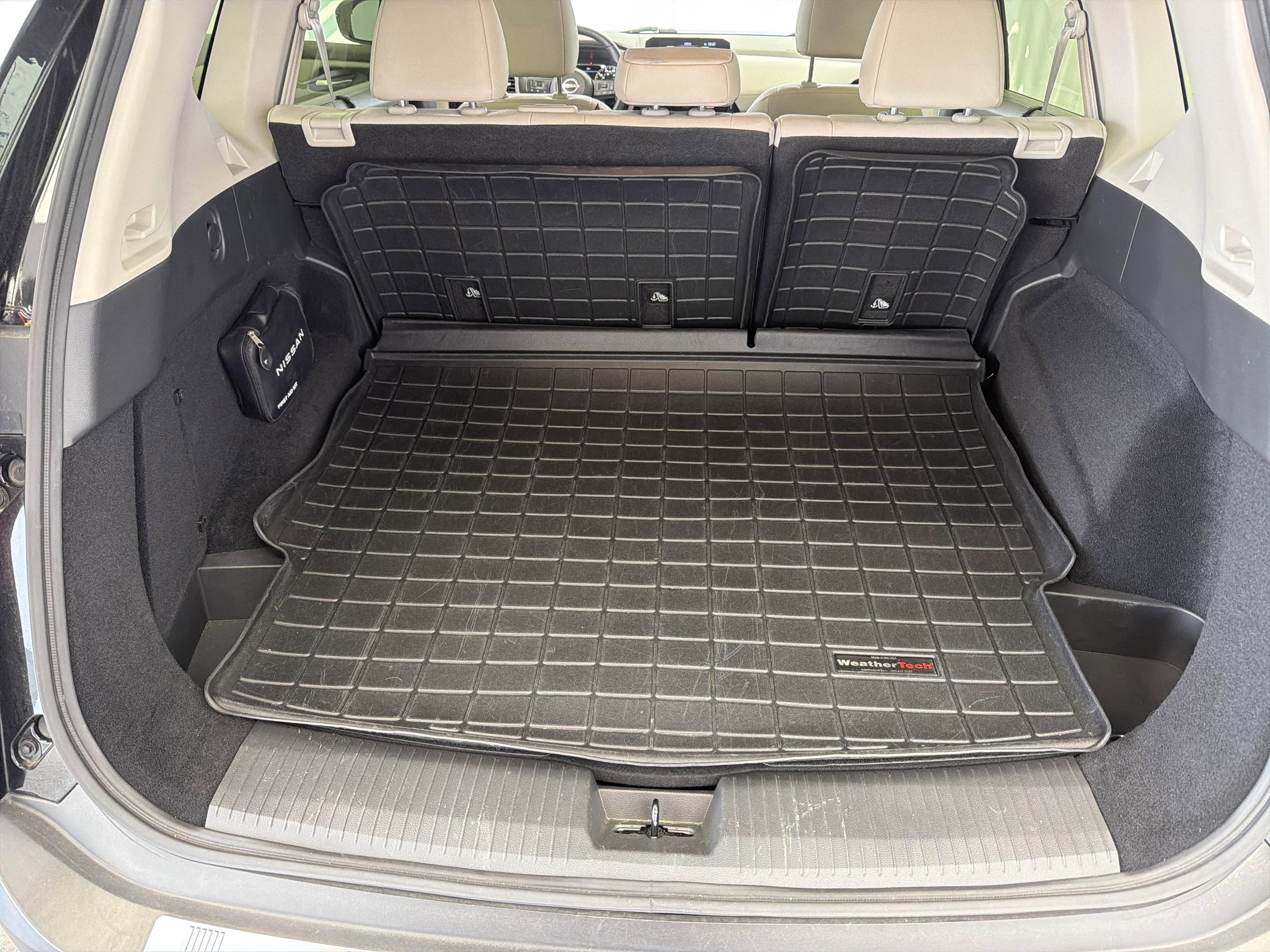 Used 2023 Nissan Rogue SL w/ SL Premium Package image 16