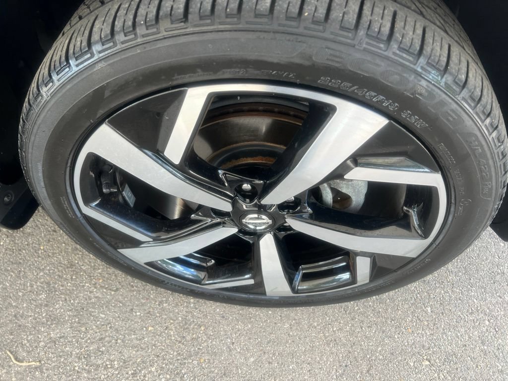 Certified 2022 Nissan Rogue Sport SL AWD/4WD image 39