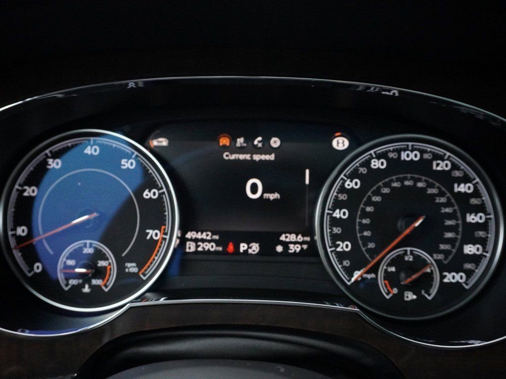 Used 2019 Bentley Bentayga image 44