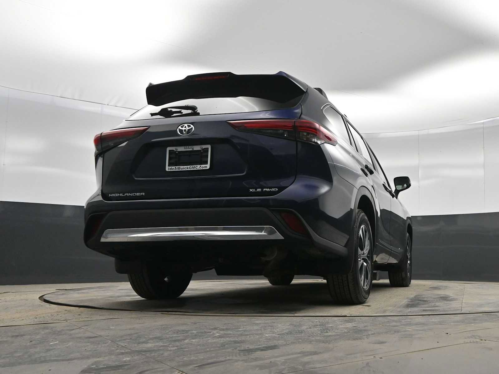 Used 2024 Toyota Highlander XLE image 34