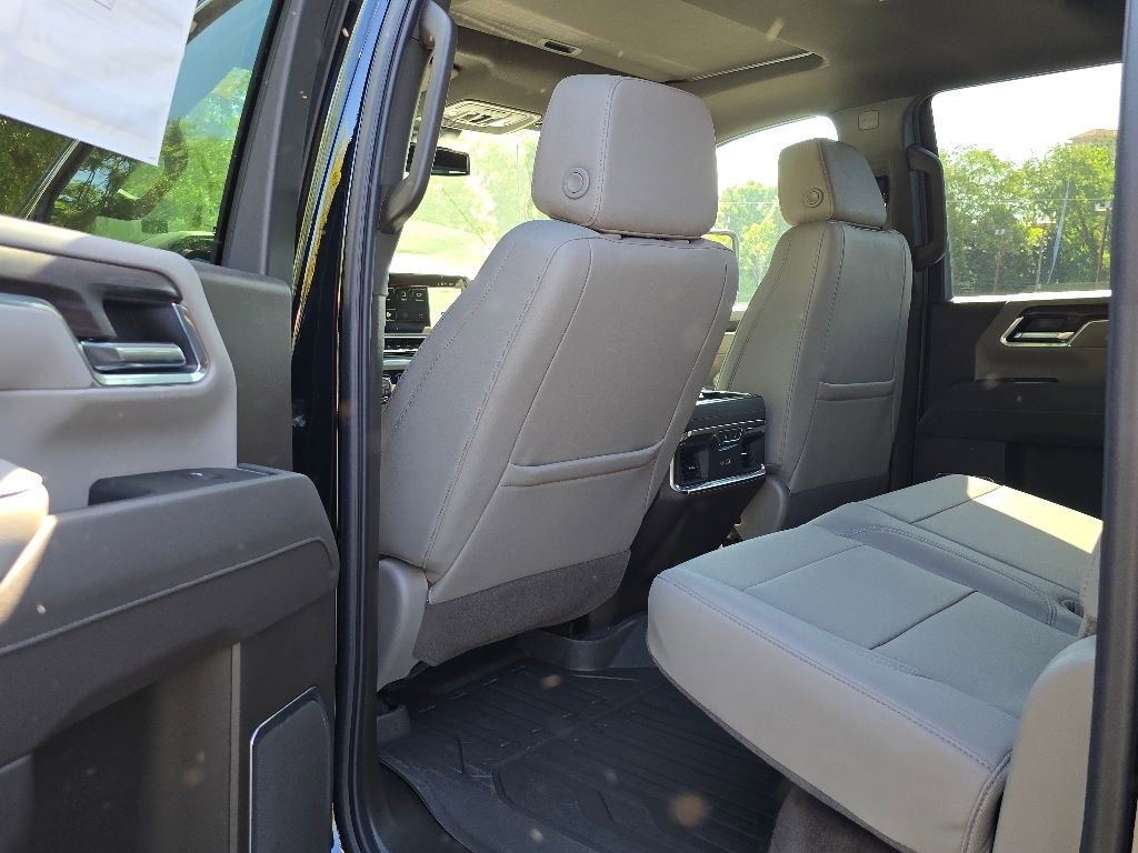 New 2025 GMC Sierra 2500 SLT w/ SLT Premium Package image 5