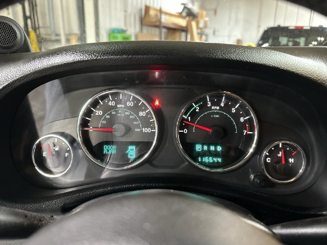 Used 2014 Jeep Wrangler Sahara w/ Connectivity Group AWD/4WD image 14