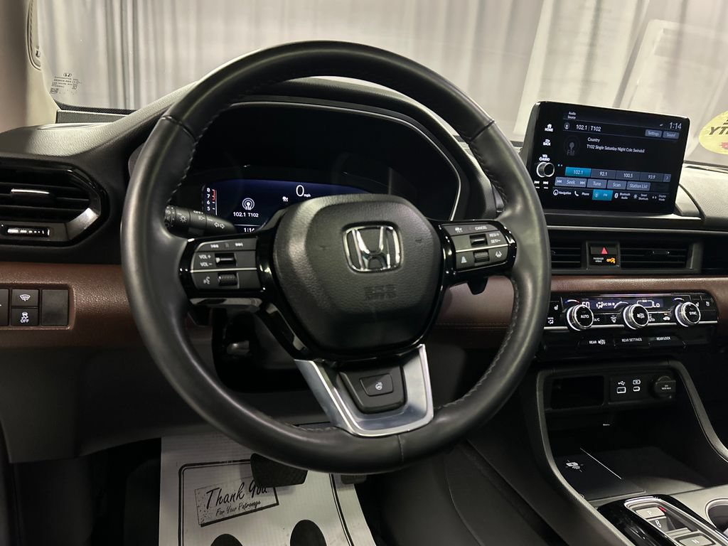 Used 2025 Honda Pilot Elite image 13