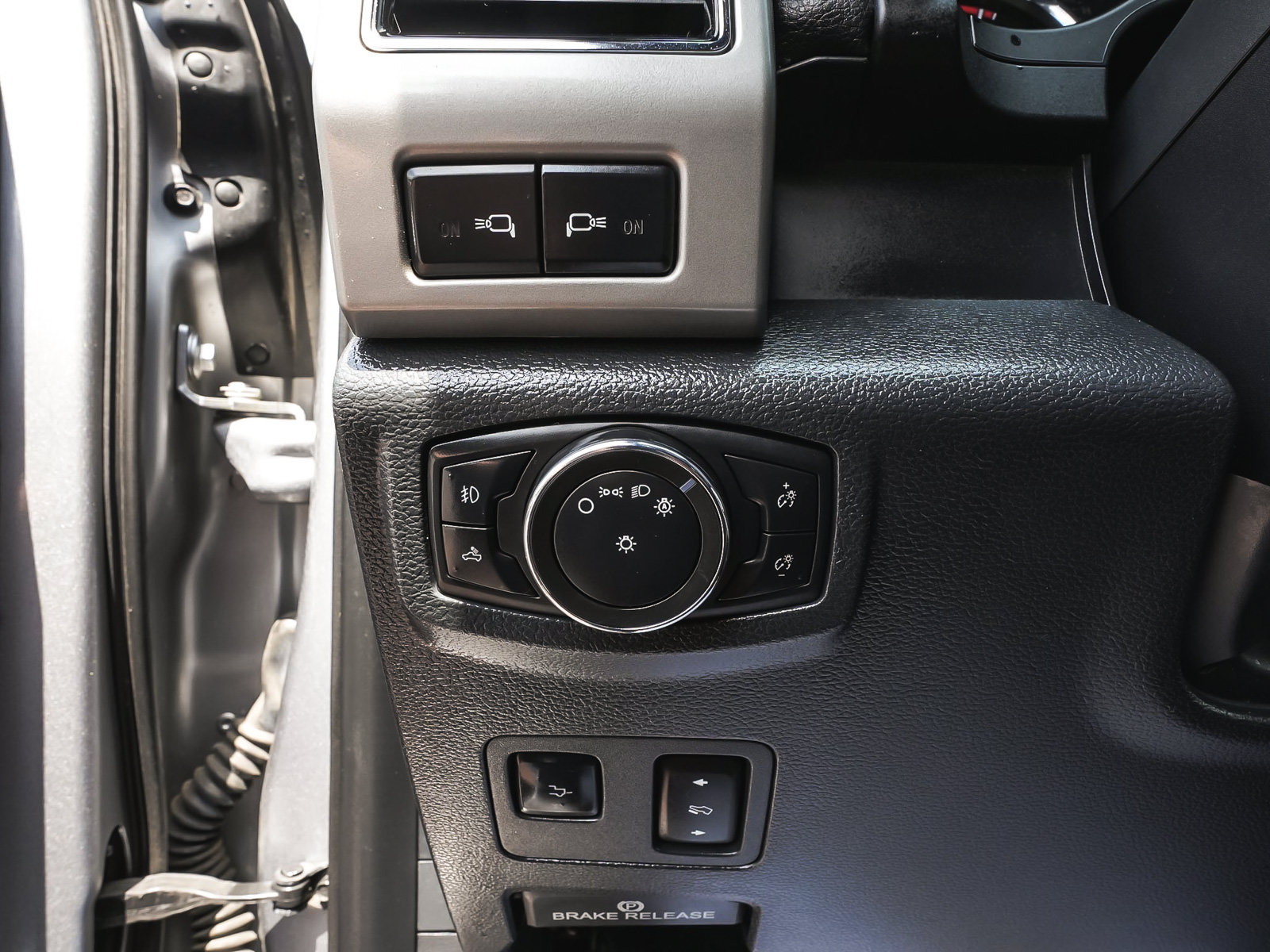 Used 2022 Ford F250 Lariat w/ Lariat Ultimate Package AWD/4WD image 17