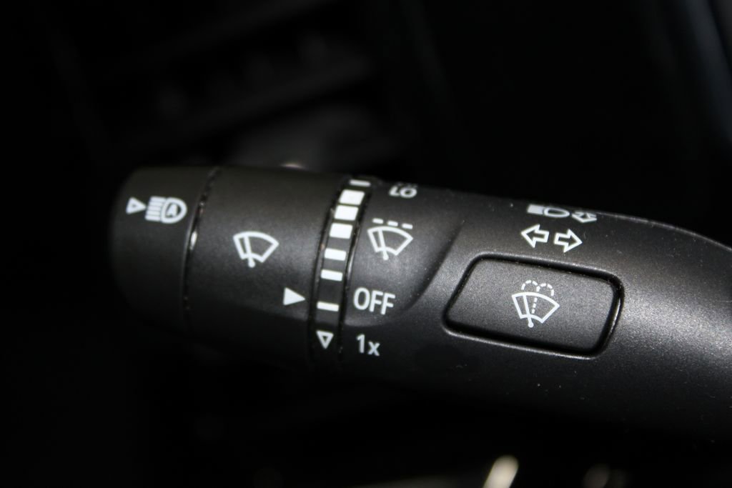 Used 2022 GMC Sierra 1500 SLT AWD/4WD image 29