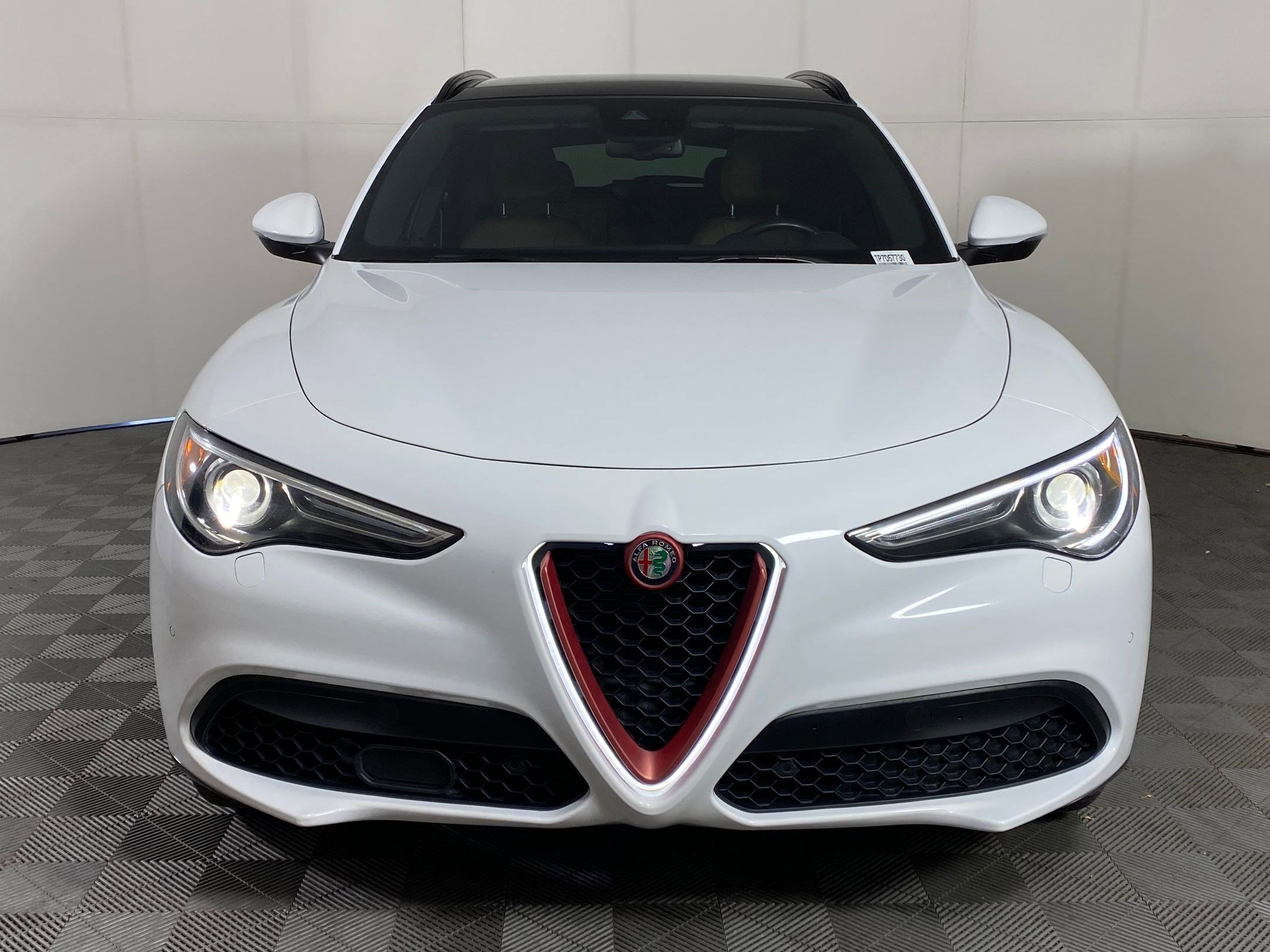 Used 2023 Alfa Romeo Stelvio Ti image 6