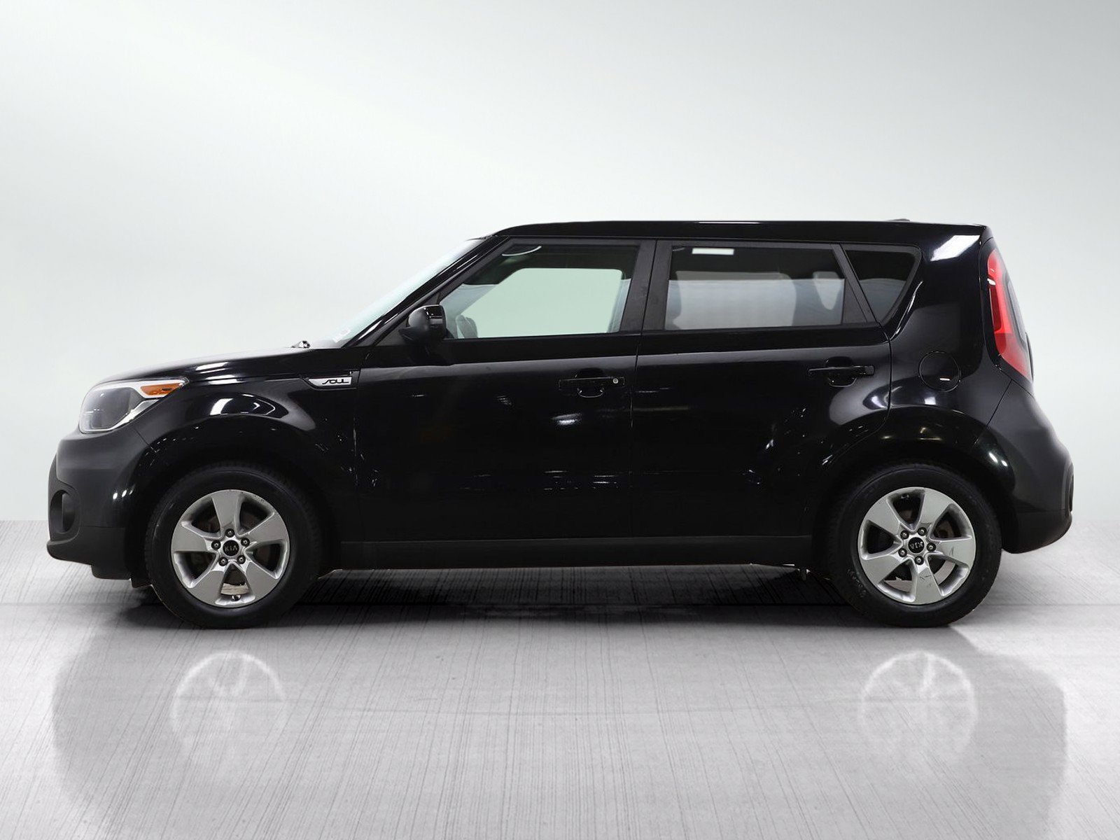 Used 2017 Kia Soul w/ Convenience Package FWD image 3