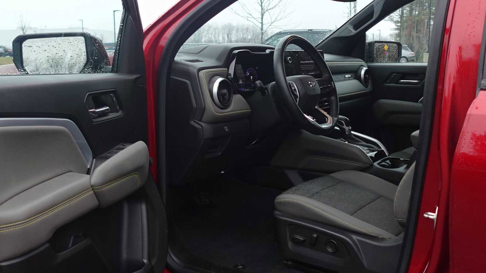 Used 2024 Chevrolet Colorado ZR2 w/ Technology Package AWD/4WD image 23