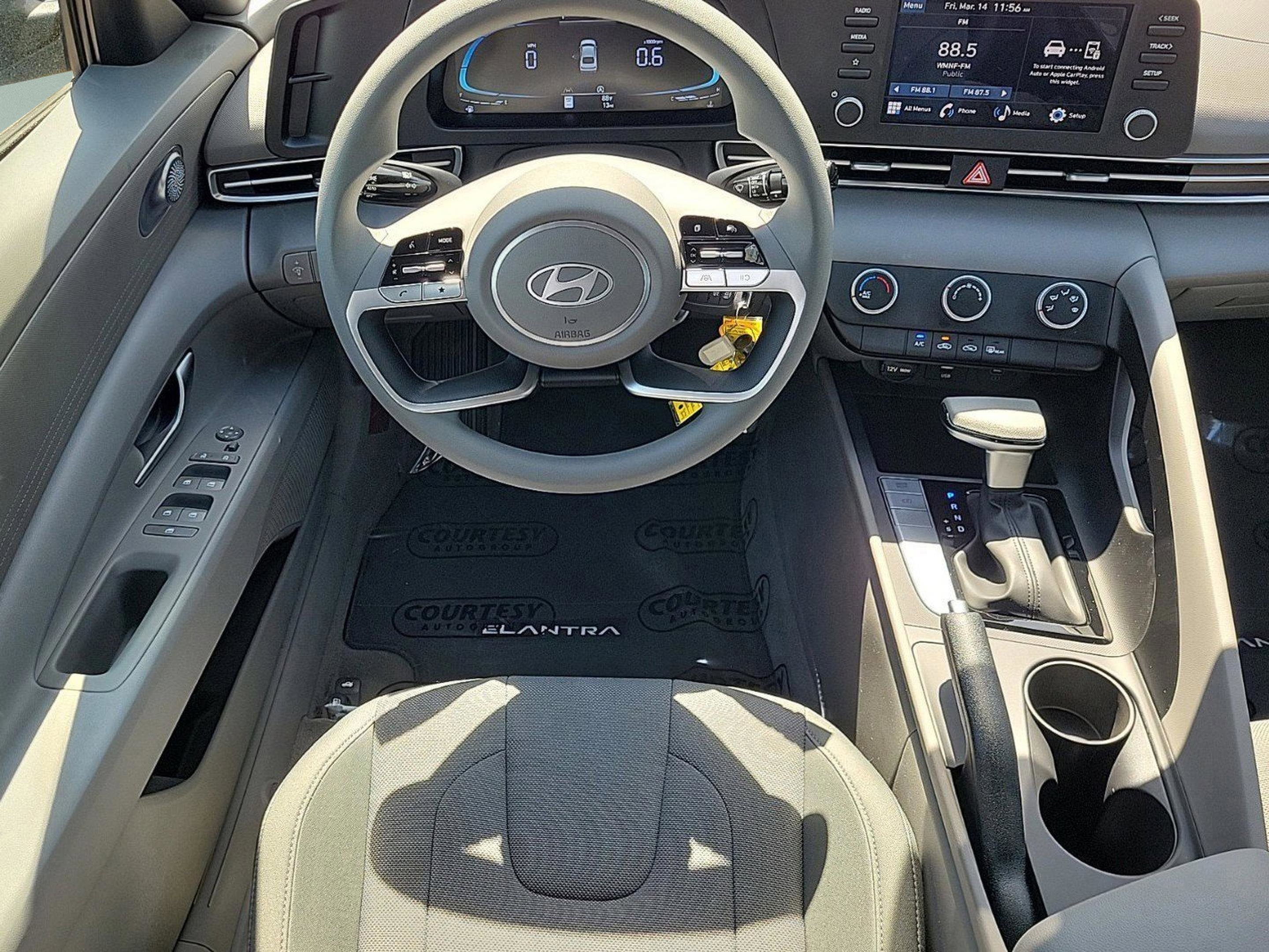 New 2026 Hyundai Elantra SE image 6