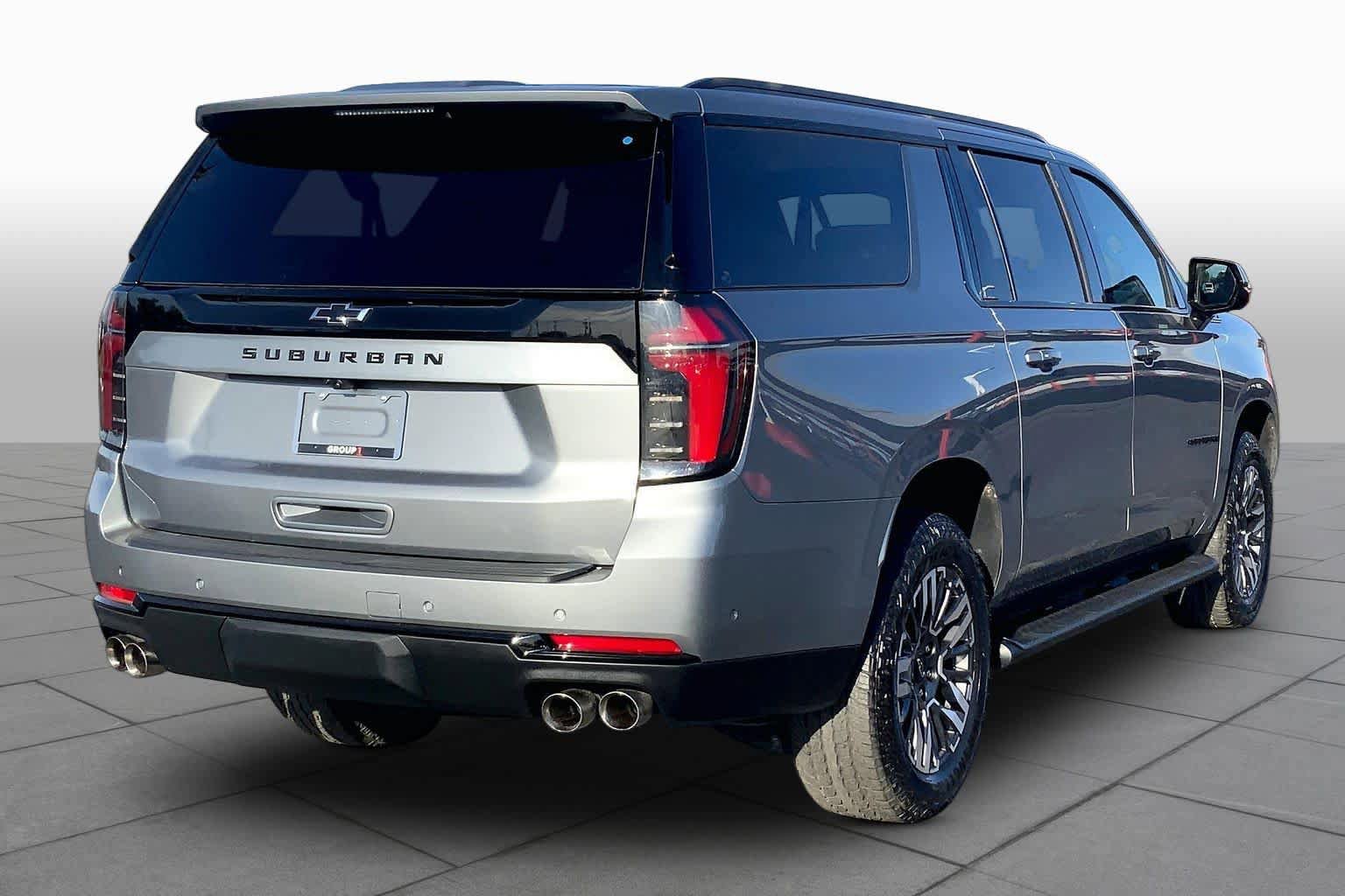 Used 2025 Chevrolet Suburban Z71 AWD/4WD image 13