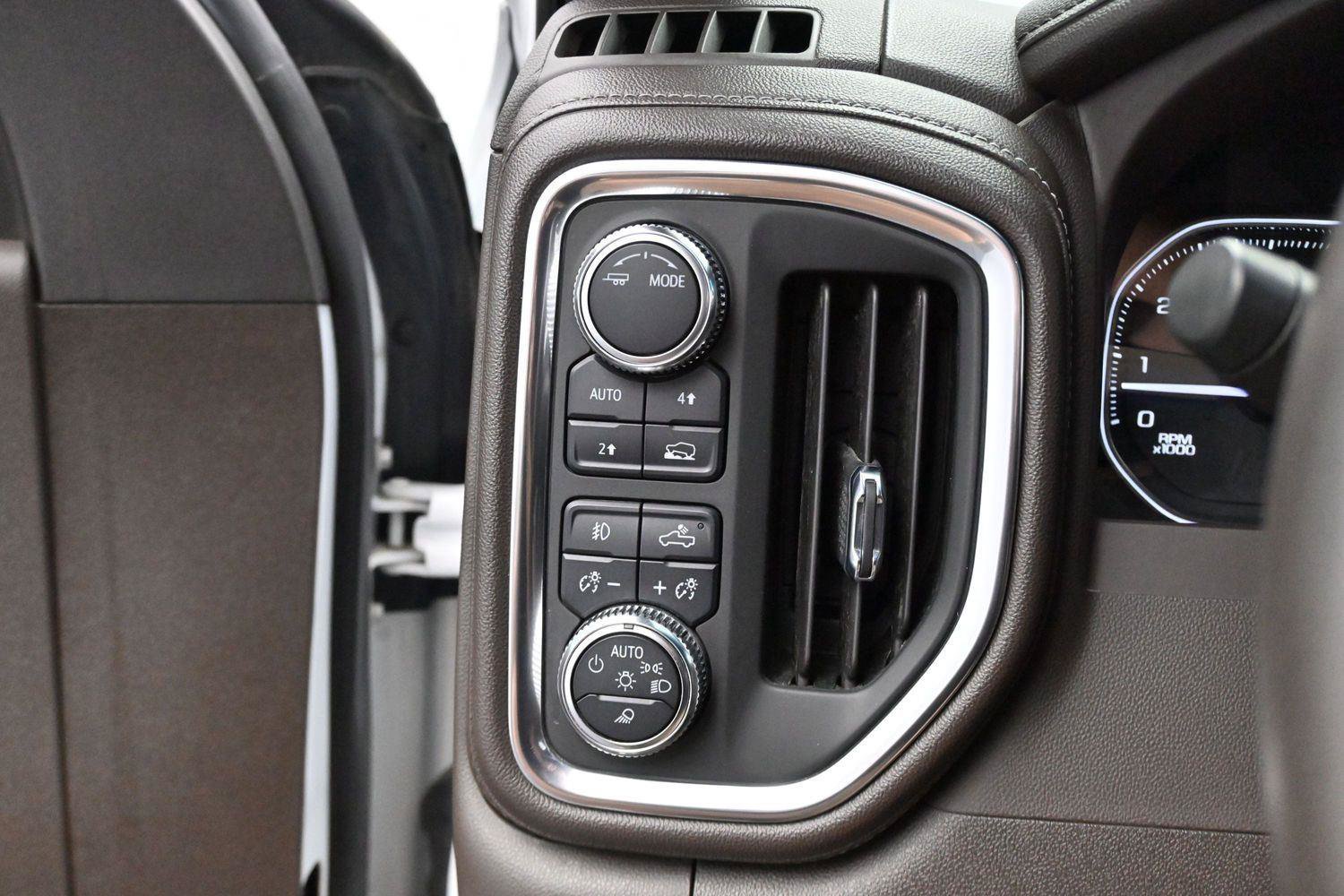 Used 2022 GMC Sierra 1500 SLT AWD/4WD image 29