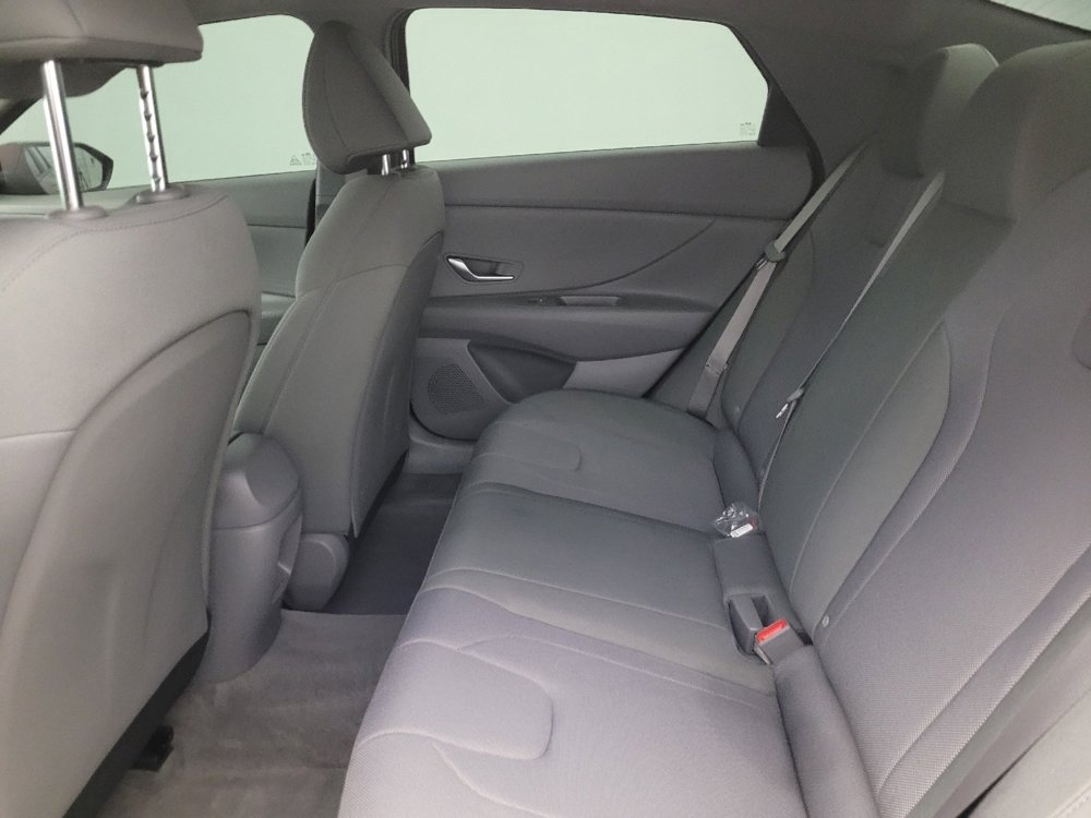 Used 2024 Hyundai Elantra SE image 18