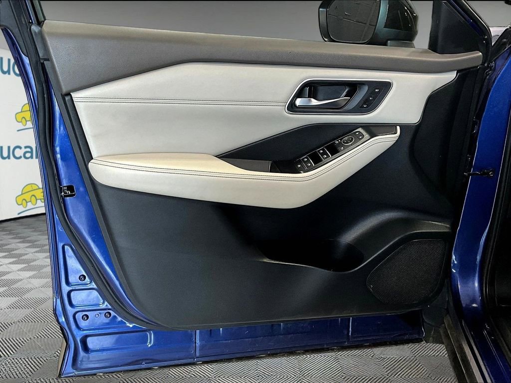 Used 2021 Nissan Rogue SL w/ Premium Package image 9
