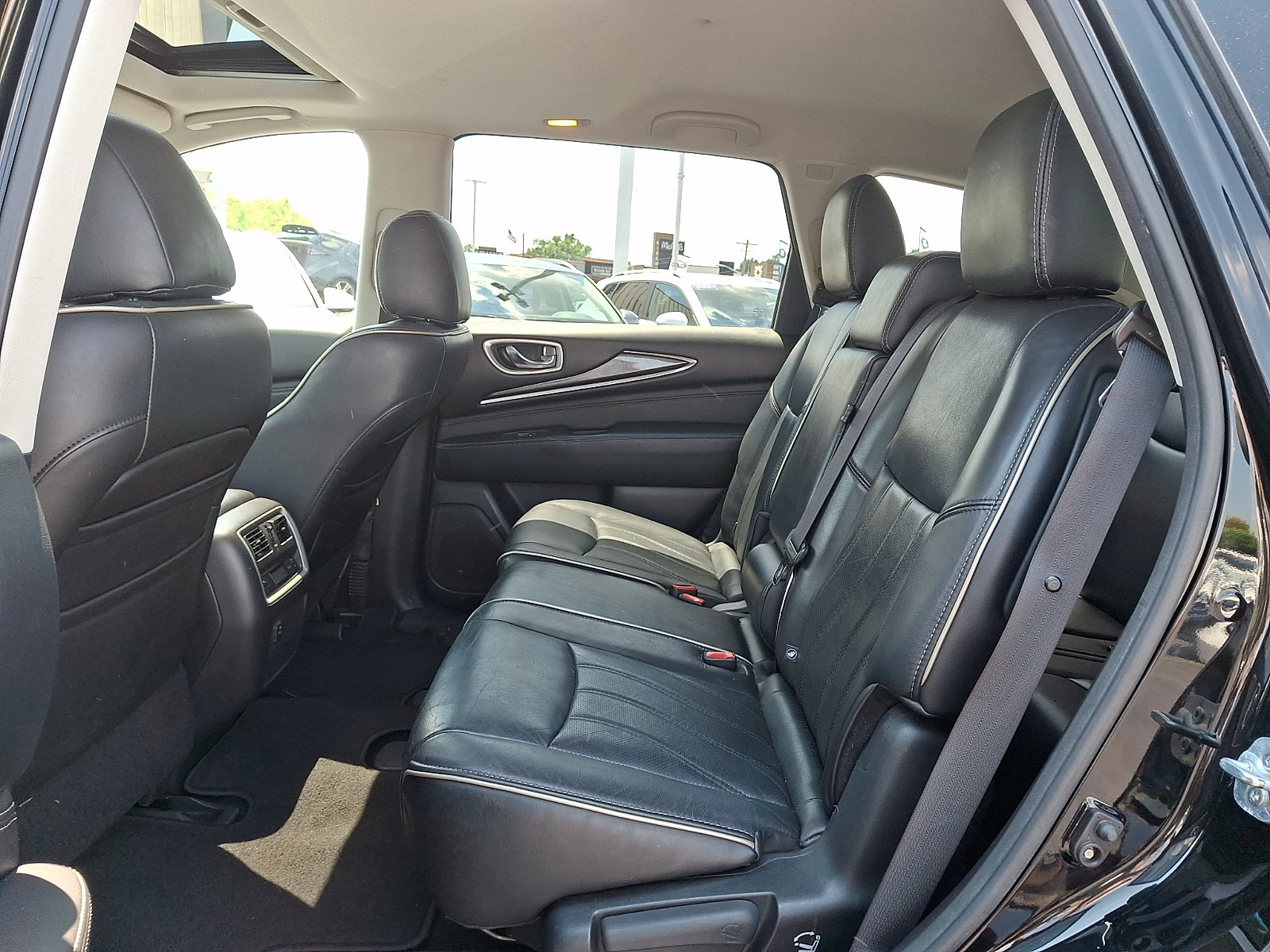Used 2016 INFINITI QX60 Luxe w/ Premium Plus Package AWD/4WD image 10