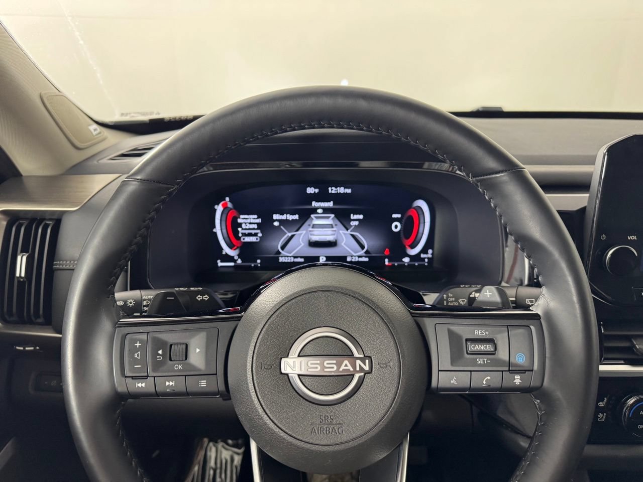 Used 2023 Nissan Pathfinder Platinum AWD/4WD image 12