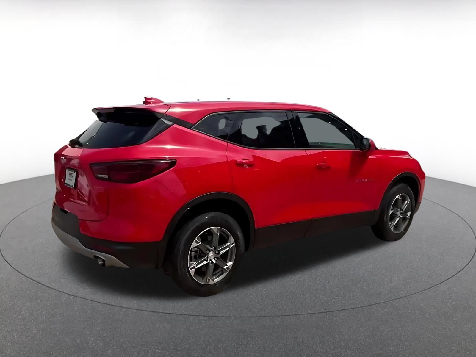 Used 2025 Chevrolet Blazer LT FWD image 12