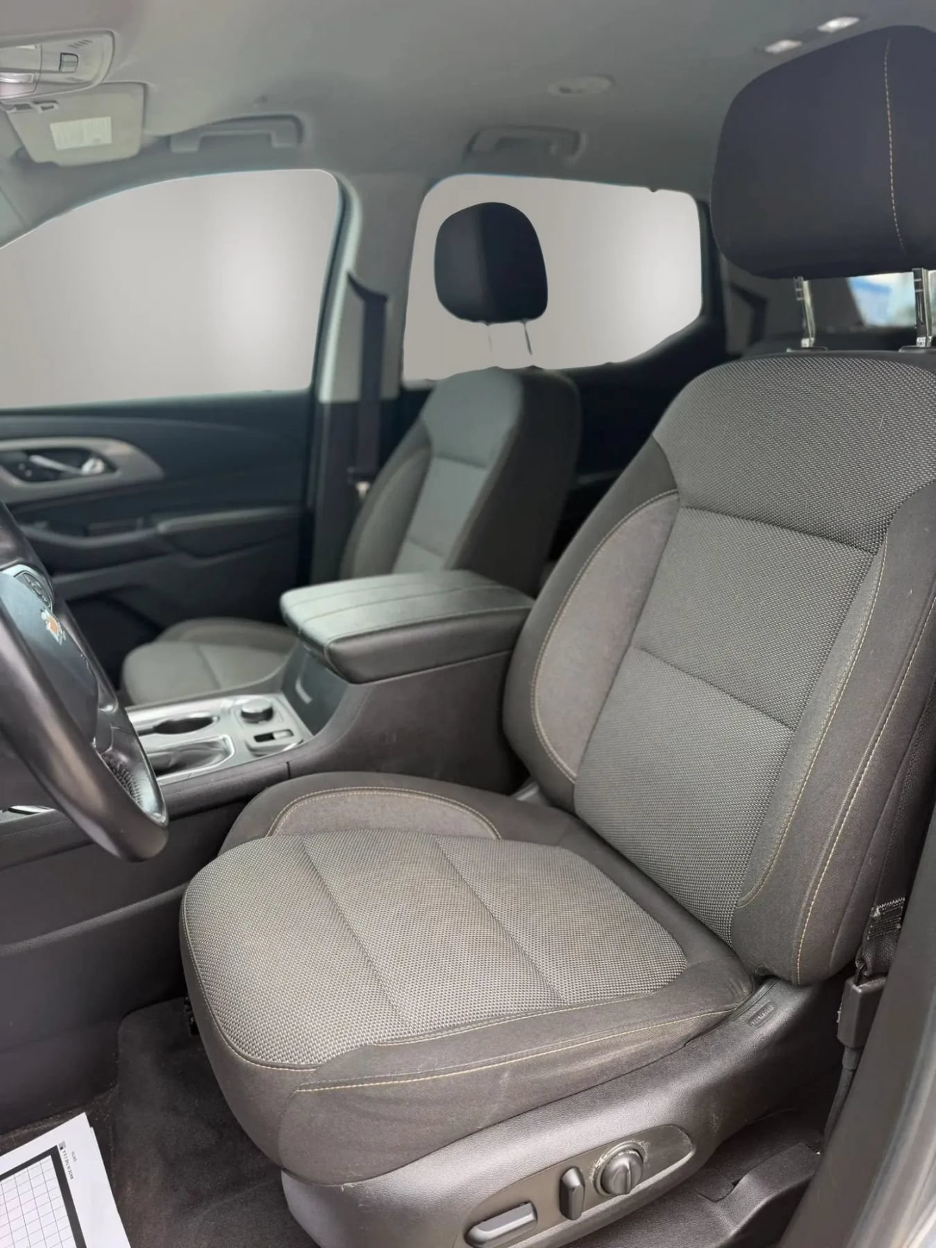 Used 2021 Chevrolet Traverse LT AWD/4WD image 11