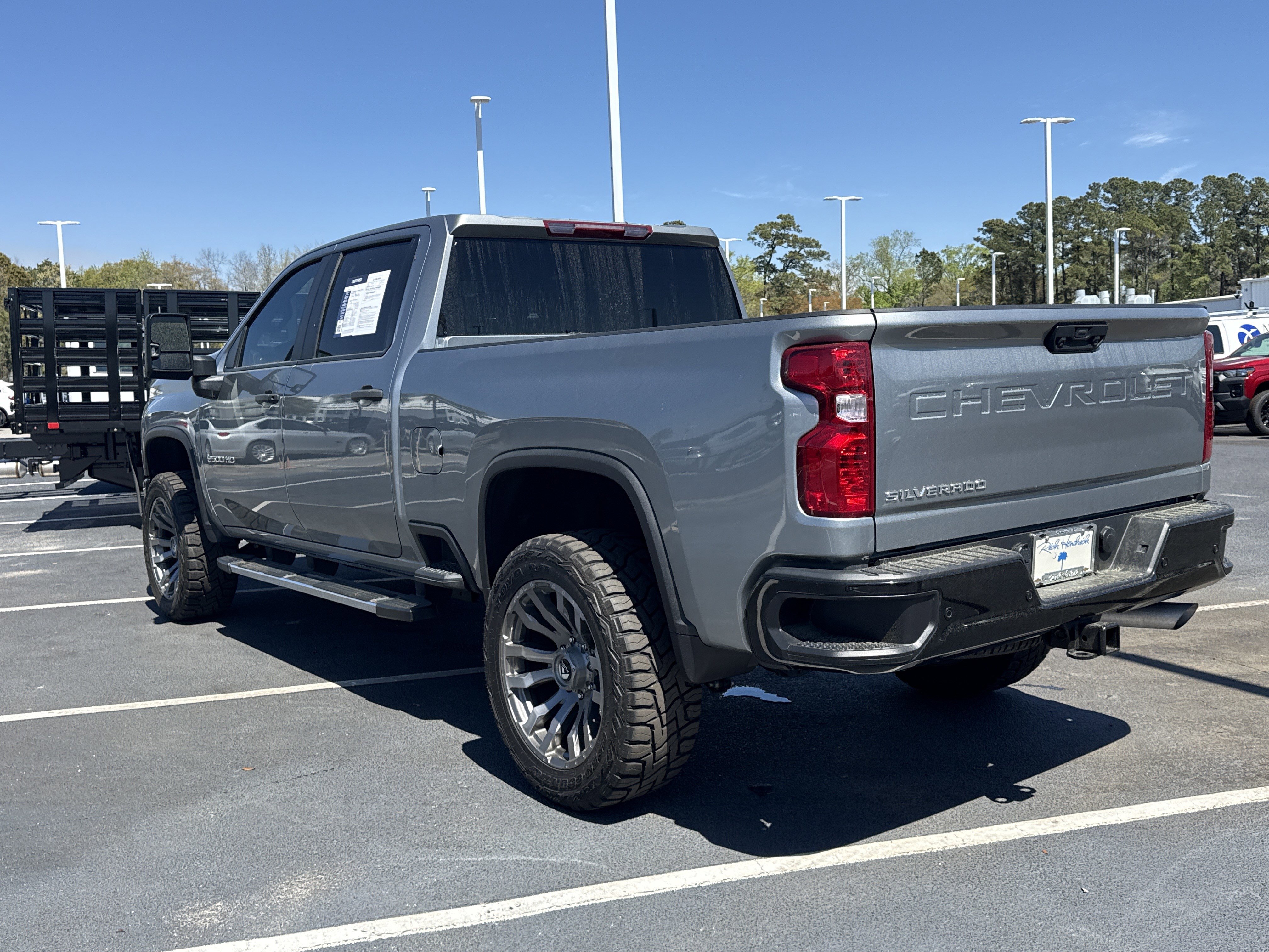 Used 2024 Chevrolet Silverado 2500 Custom w/ Custom Value Package image 12