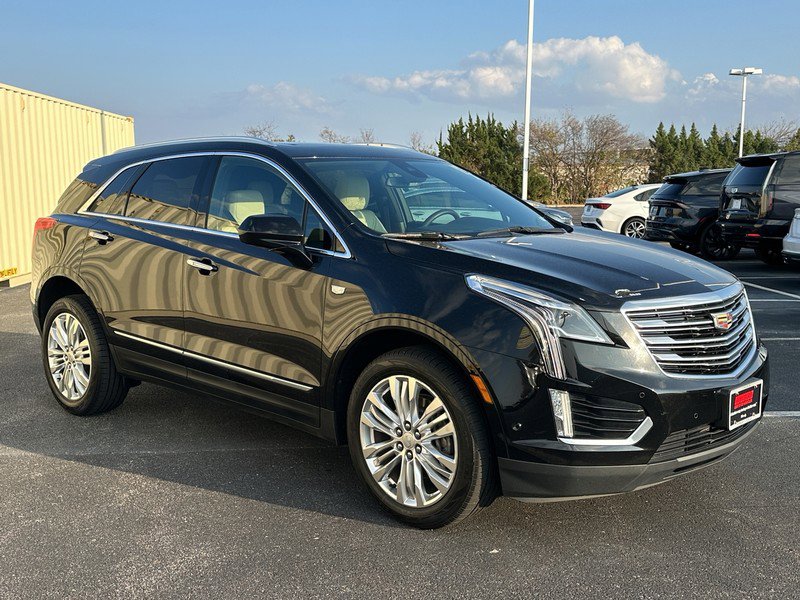 Used 2018 Cadillac XT5 Premium Luxury w/ Driver Assist Package image 3