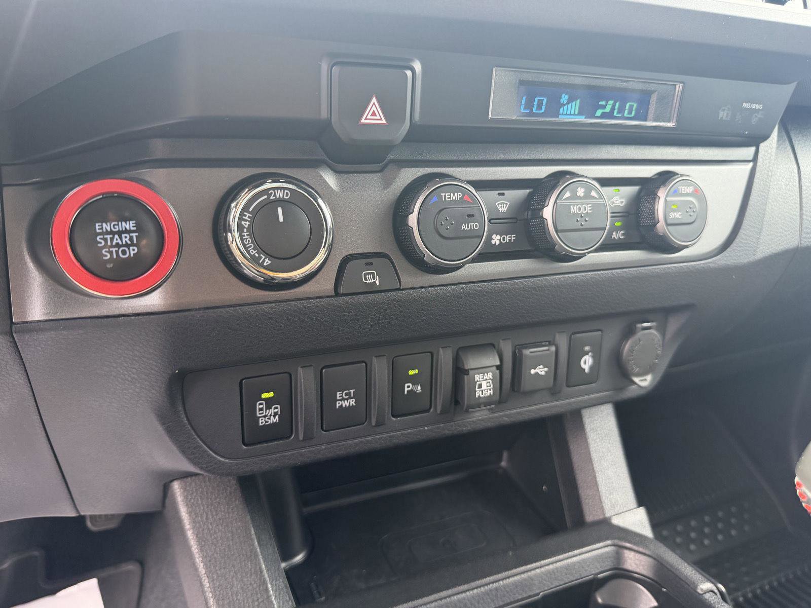 Used 2023 Toyota Tacoma TRD Sport w/ Technology Package image 21