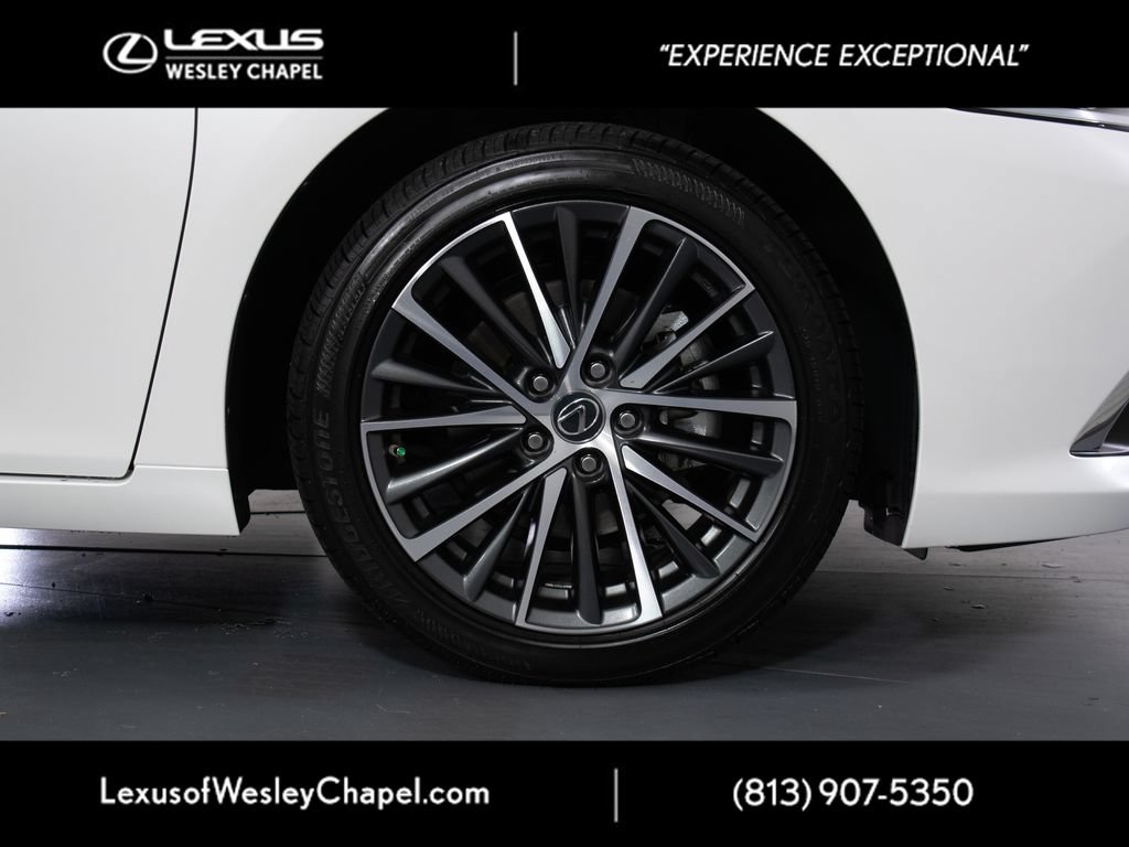 Used 2025 Lexus ES 350 w/ Premium Package FWD image 5