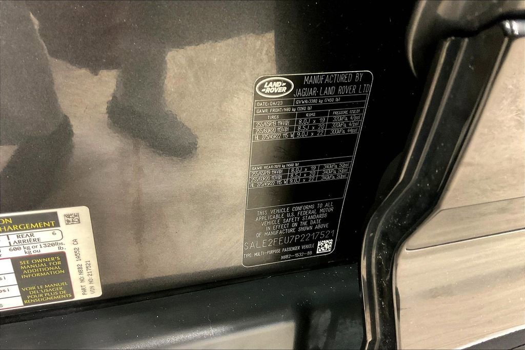 Used 2023 Land Rover Defender 130 X-Dynamic SE image 19