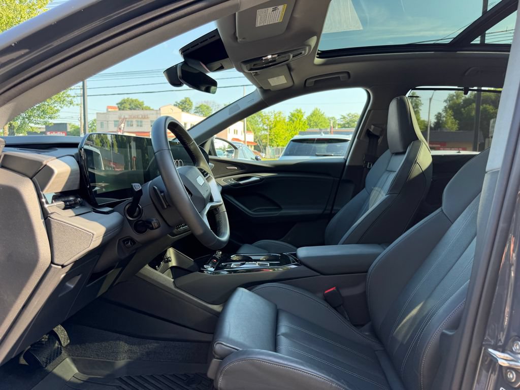 Used 2025 Audi Q6 e-tron Premium Plus w/ Premium Plus AWD/4WD image 18