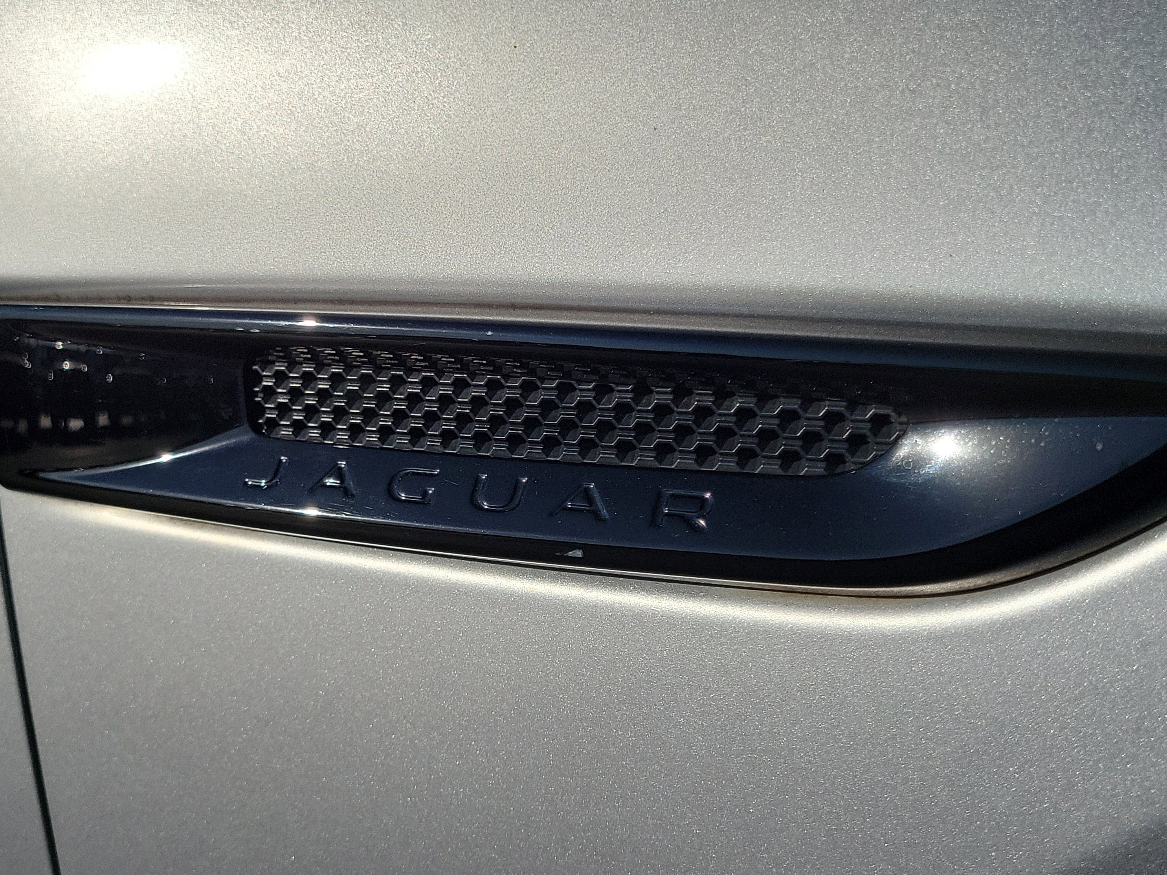 Used 2018 Jaguar F-PACE S image 6