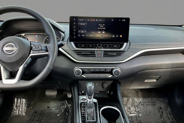 Used 2023 Nissan Altima 2.5 SV w/ SV Premium Package image 9