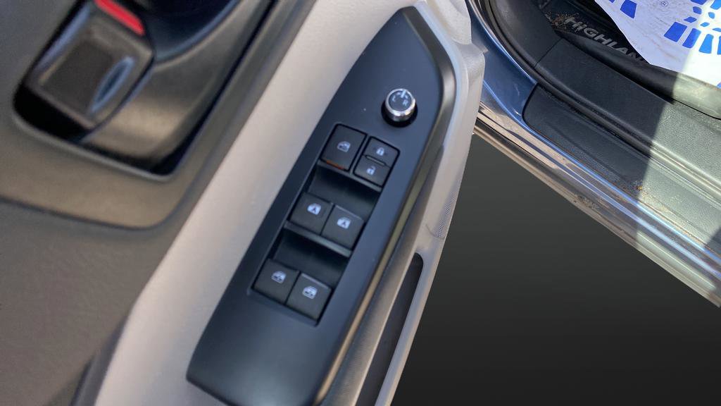 Used 2019 Toyota Highlander LE AWD/4WD image 21