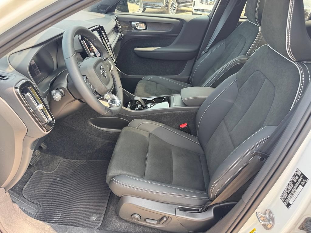 Certified 2023 Volvo C40 P8 Recharge Ultimate AWD/4WD image 8